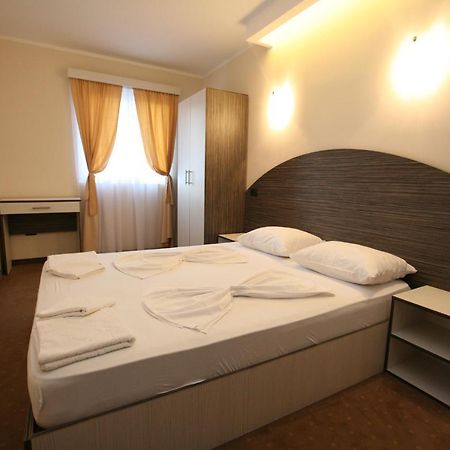 Vilaelenamarko Budva Buitenkant foto