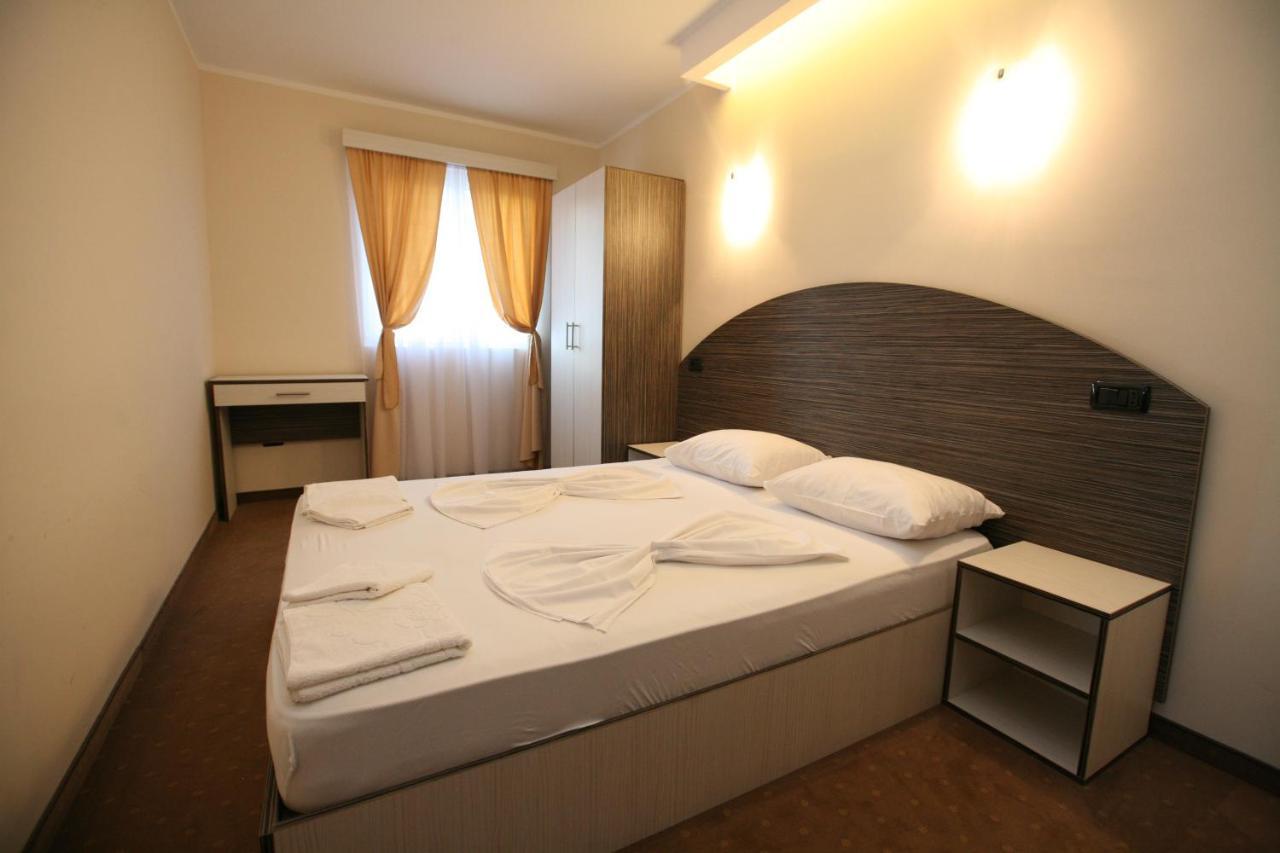 Vilaelenamarko Budva Buitenkant foto