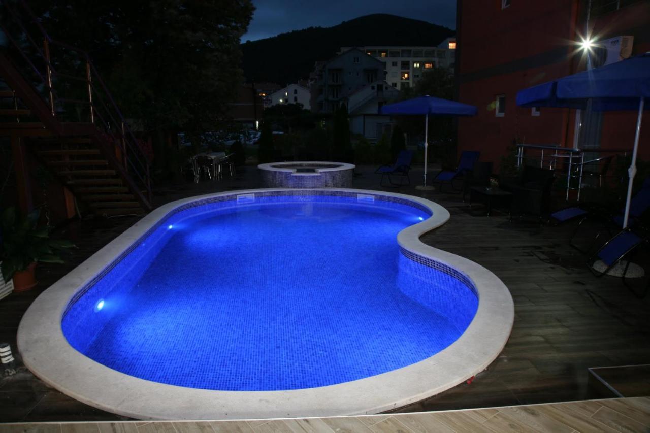 Vilaelenamarko Budva Buitenkant foto